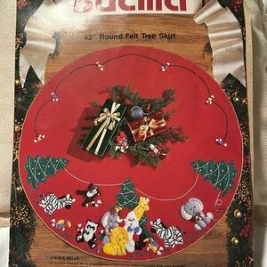 Vintage BUCILLA JUNGLE BELLS 1993 Christmas Tree Skirt Kit 43" Round Felt #83020
